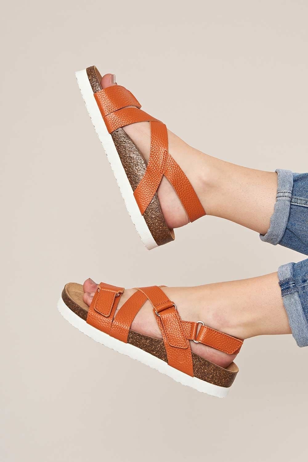 Moshulu Moshulu Women's 'Towan' Leather Strap Cork Sandals in Orange