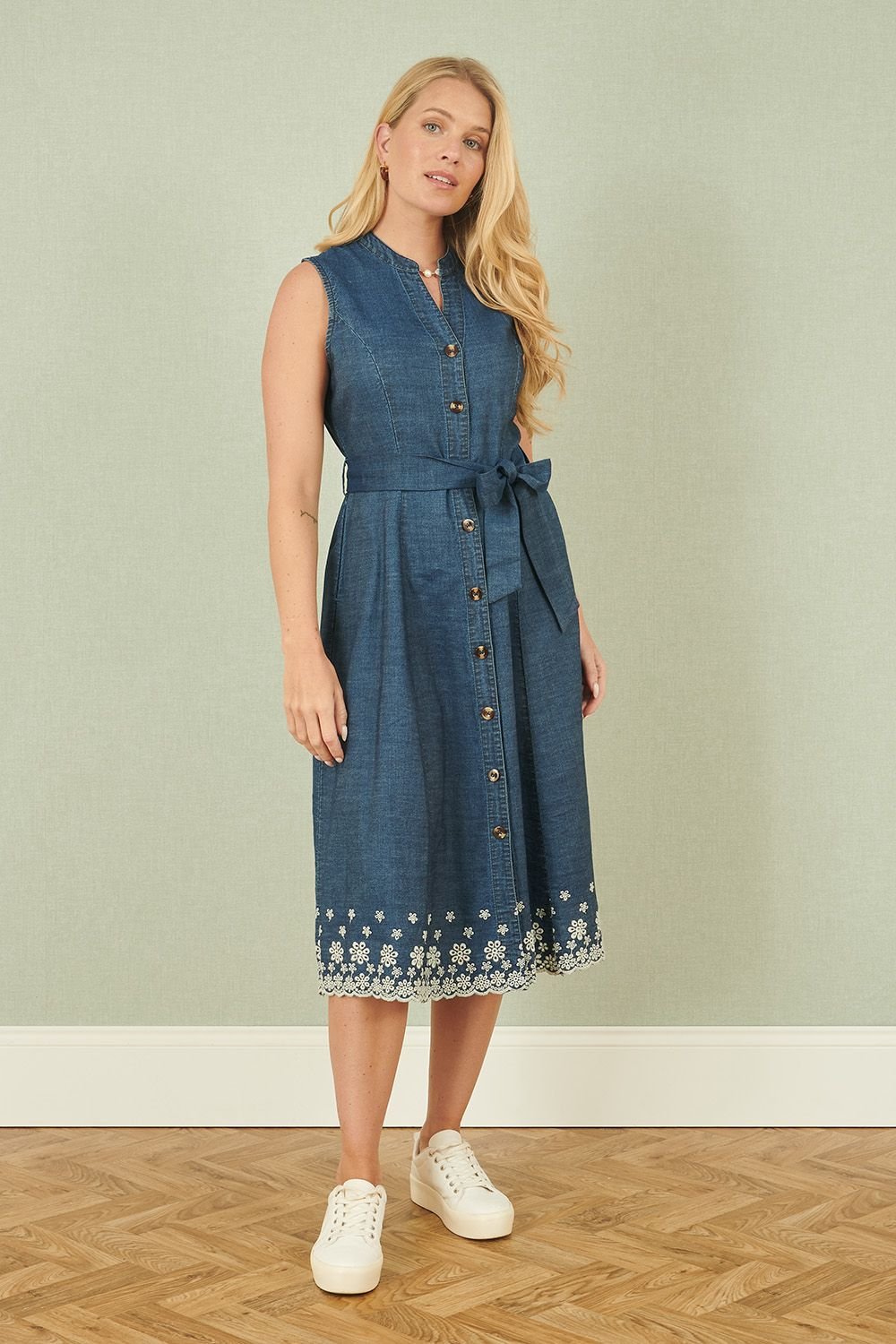 Yumi Yumi Women's Blue Chambray Cotton Midi Embroidered Shirt Dress - 2