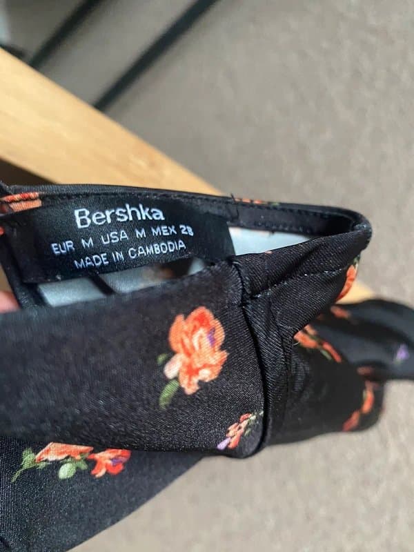 Bershka Bershka black flower bodysuit