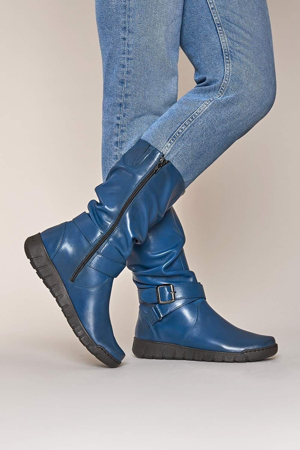Moshulu Moshulu Women's 'Malmo' Ruched Leather Boots in Blue