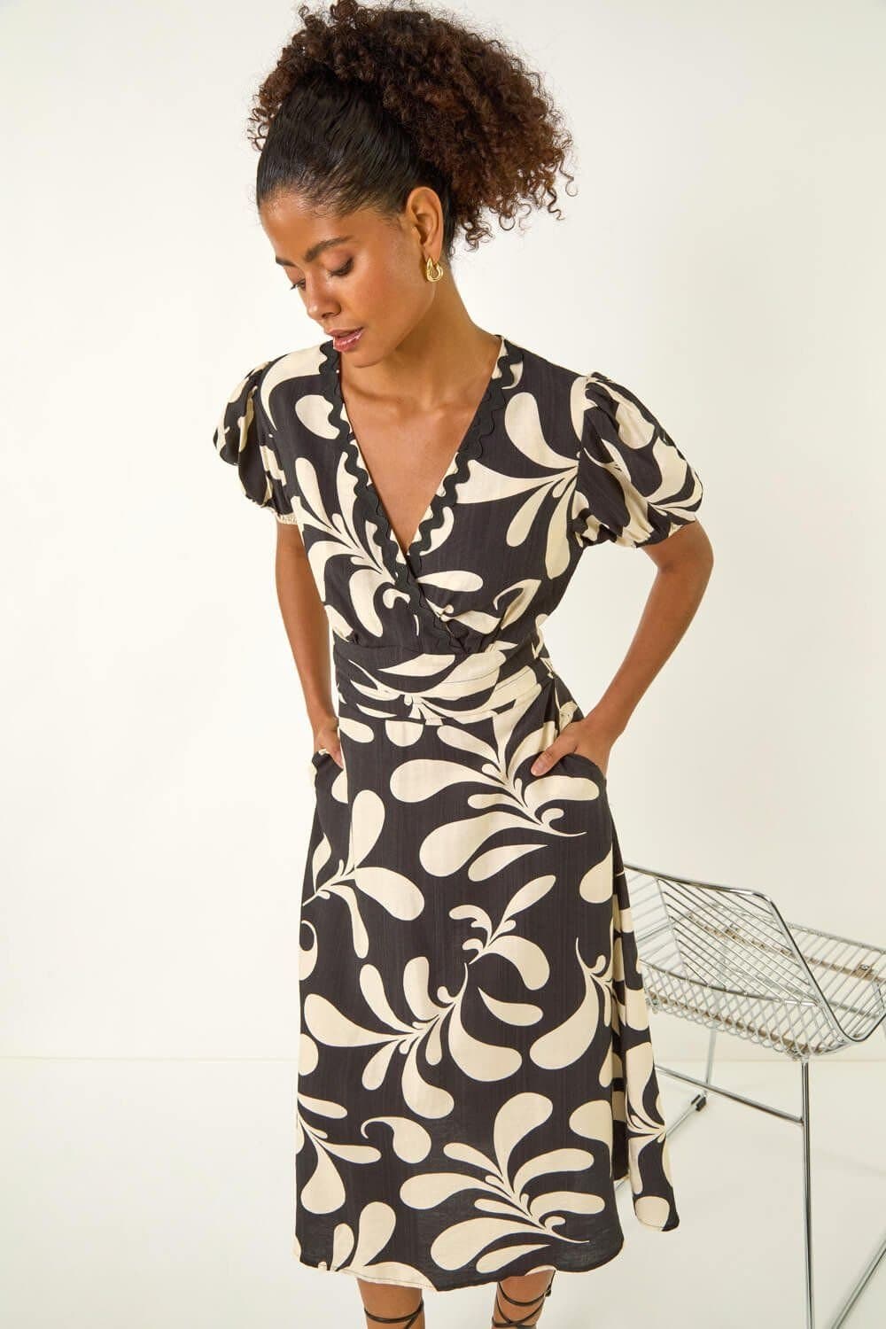 DUSK Dusk Women's Swirl Print Puff Sleeve Dress in Black