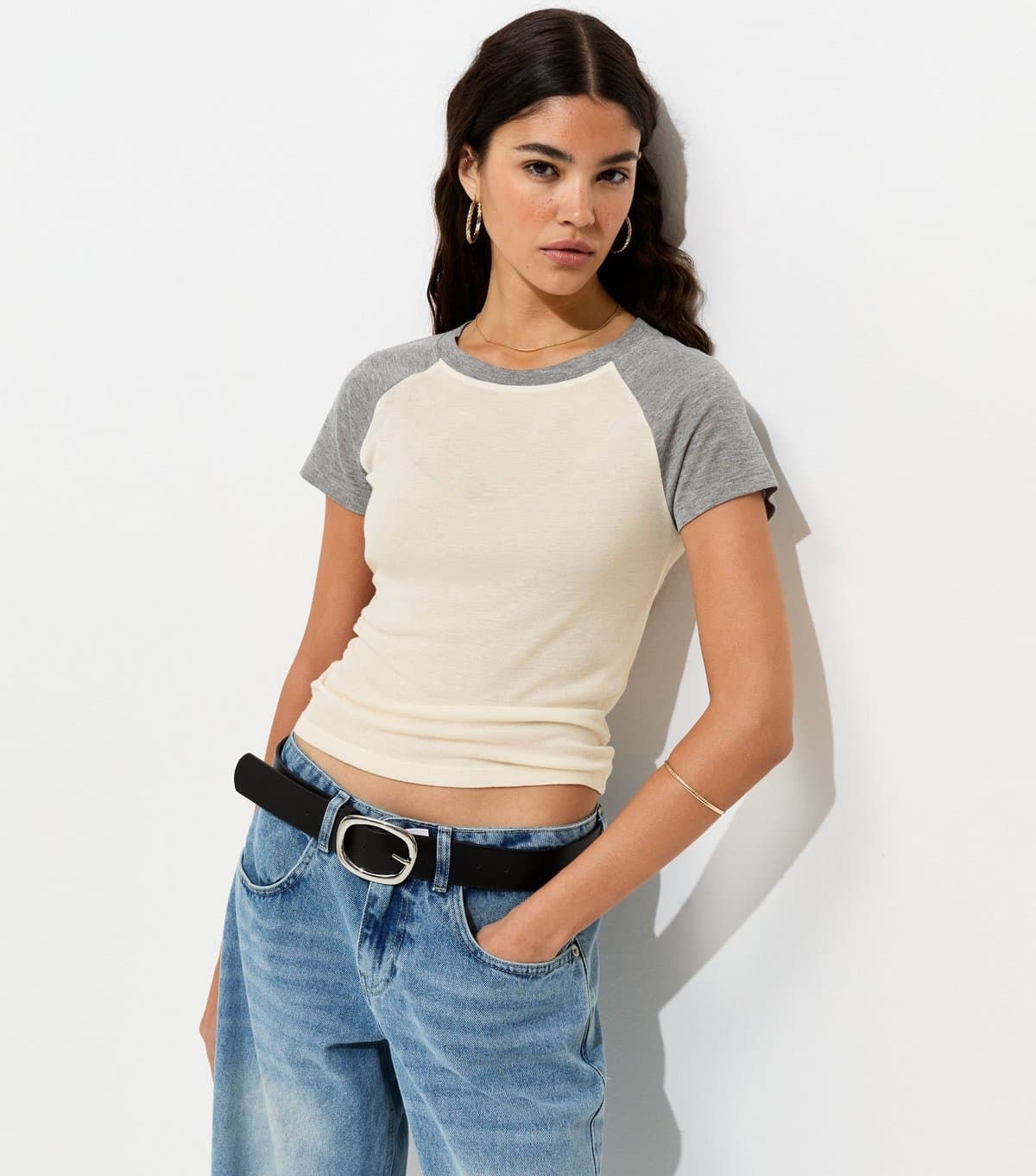 New Look Women's White Contrast Raglan Sleeve T-Shirt New Look