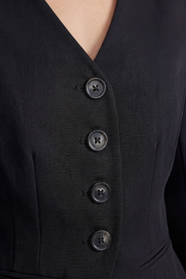 Warehouse Warehouse Women's Tailored Sculpted Waist Blazer in Black - 2