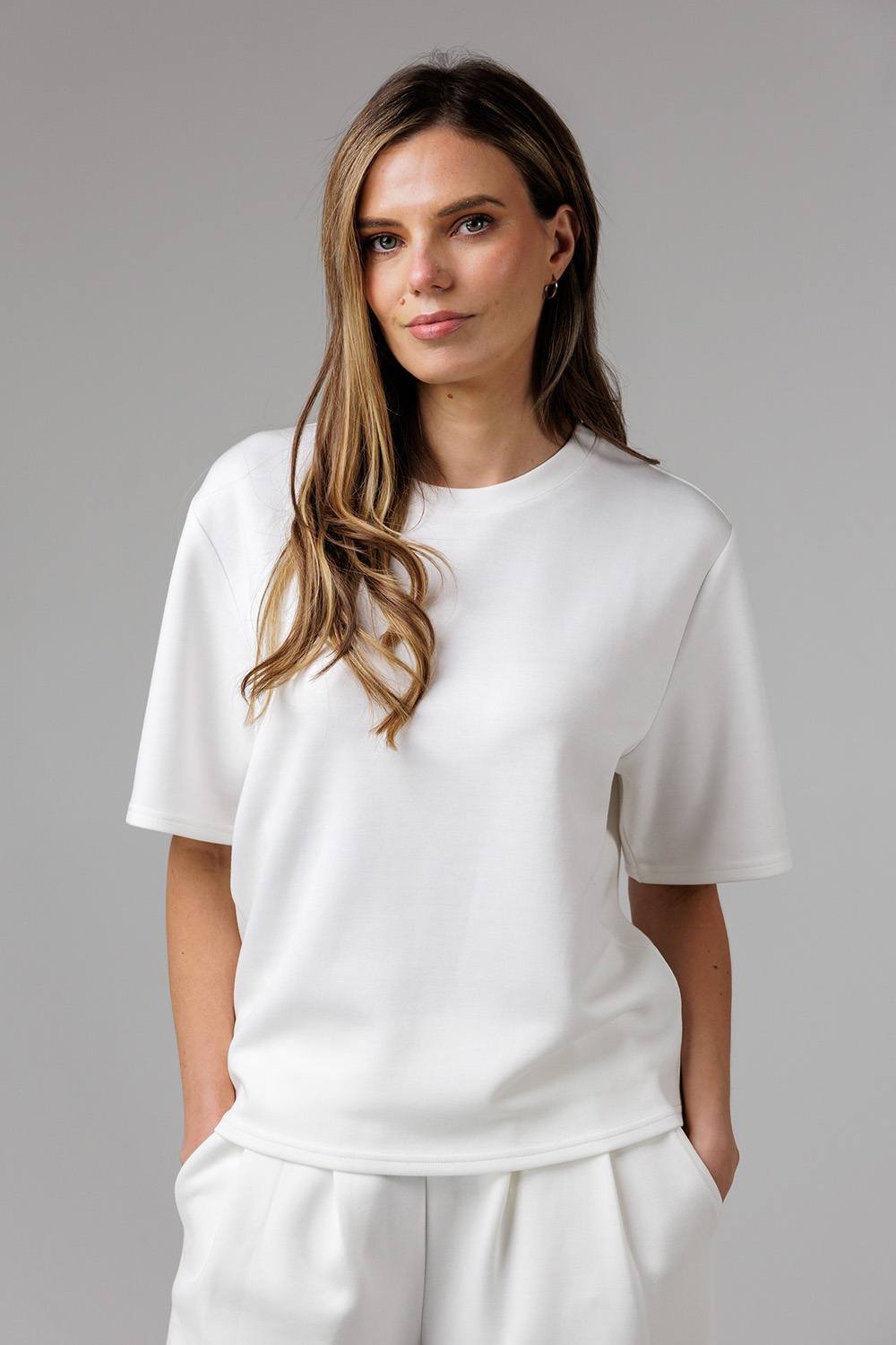 French Connection French Connection Women's Luxe Short Sleeve Crew Neck Pinched Top in Off-White - 4