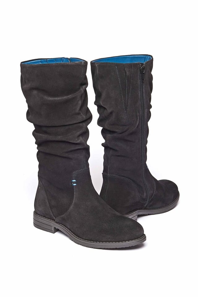 Moshulu Moshulu Women's 'Glacier Suede 2' Ruched Suede Boots in Black - 2