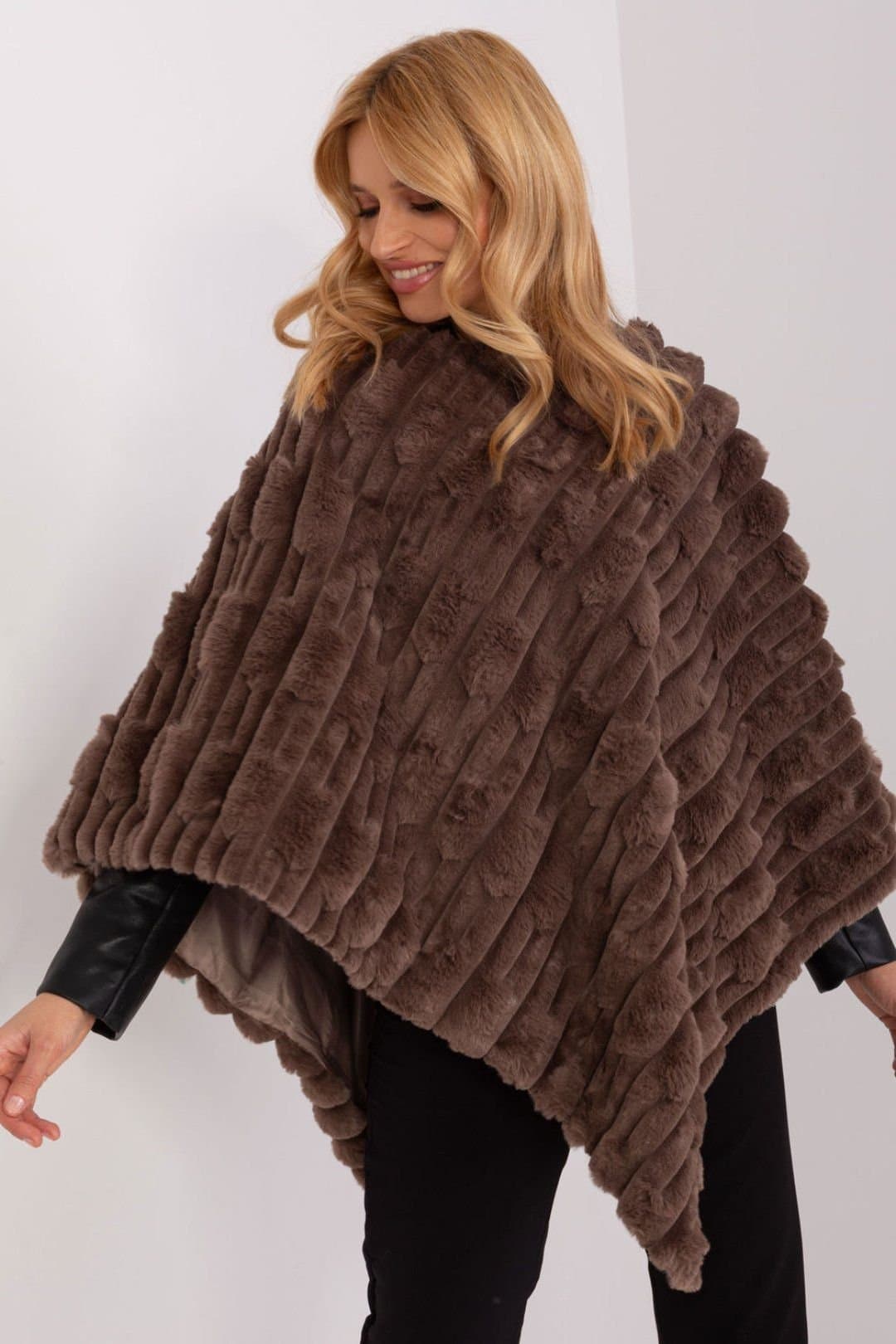 Love Lace Love Lace Women's Textured Polyester Casual Poncho with Lining in Brown