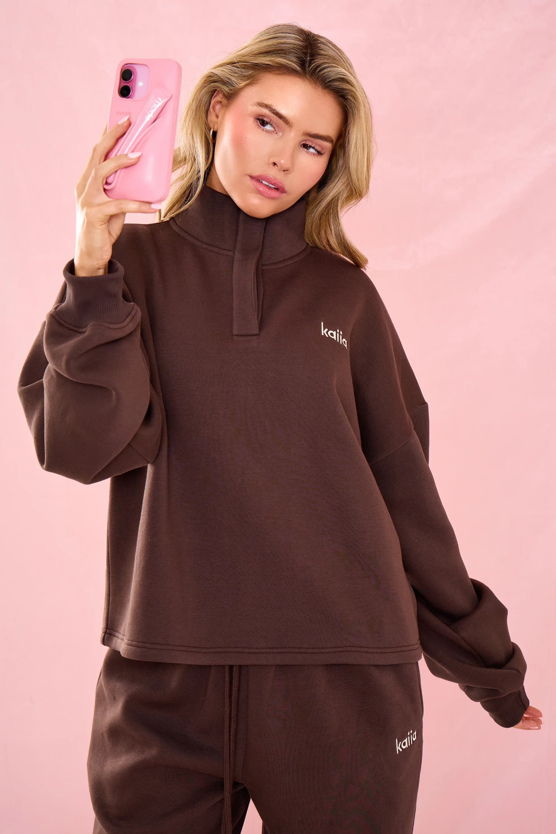 Kaiia Kaiia Oversized Quarter Neck Sweatshirt Bitter Chocolate