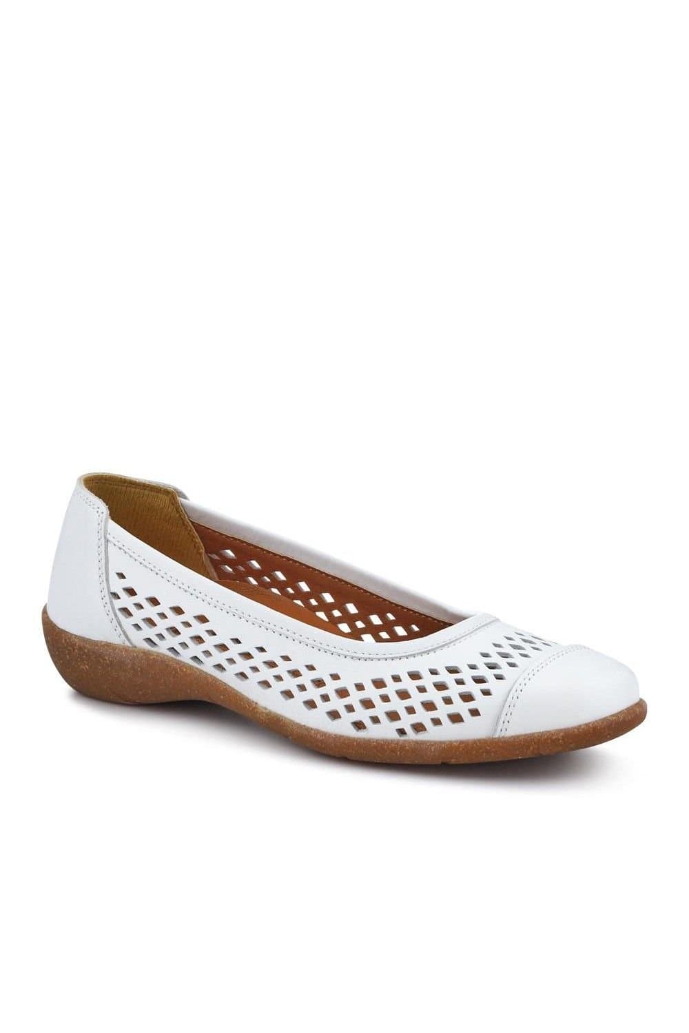 Pavers Pavers White Breathable Leather Pumps