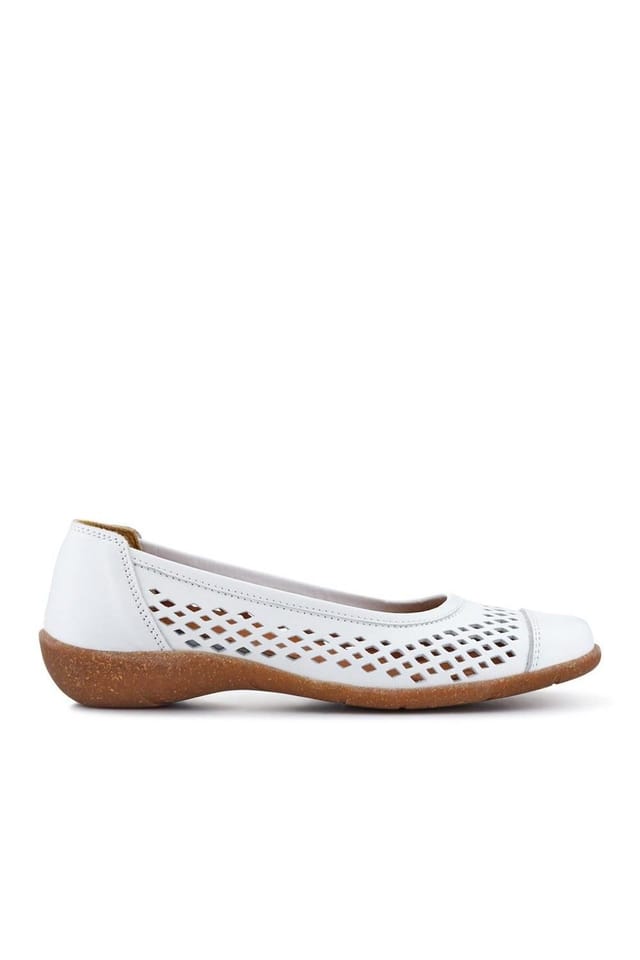 Pavers Pavers Women's Breathable Leather Pumps in White - 2