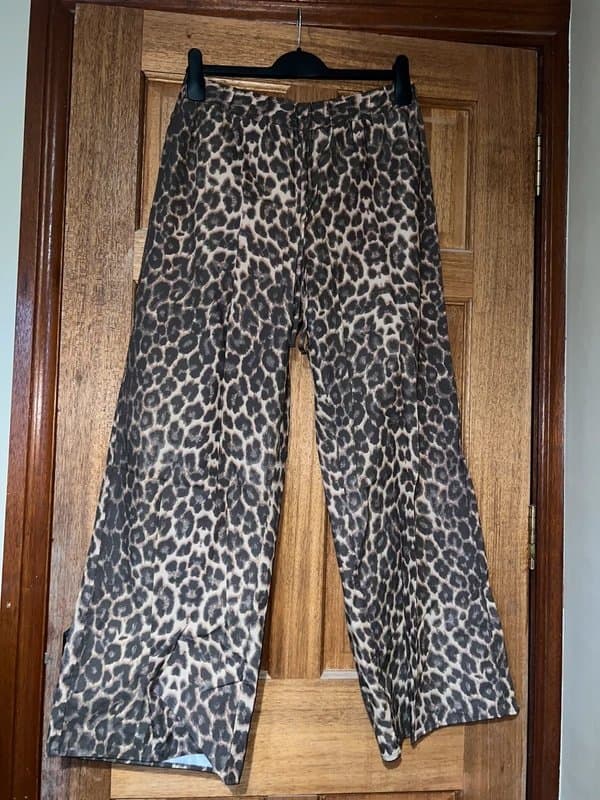 ASOS ASOS design leopard trousers