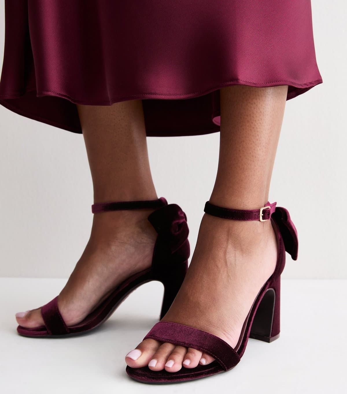 New Look Women's Wide Fit Dark Burgundy Velvet Bow Block Heel Sandals Vegan New Look