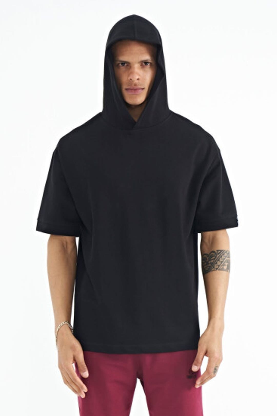 Tommy Life Tommy Life Men's Oversized Hooded Short-sleeve T-shirt in Black - 4