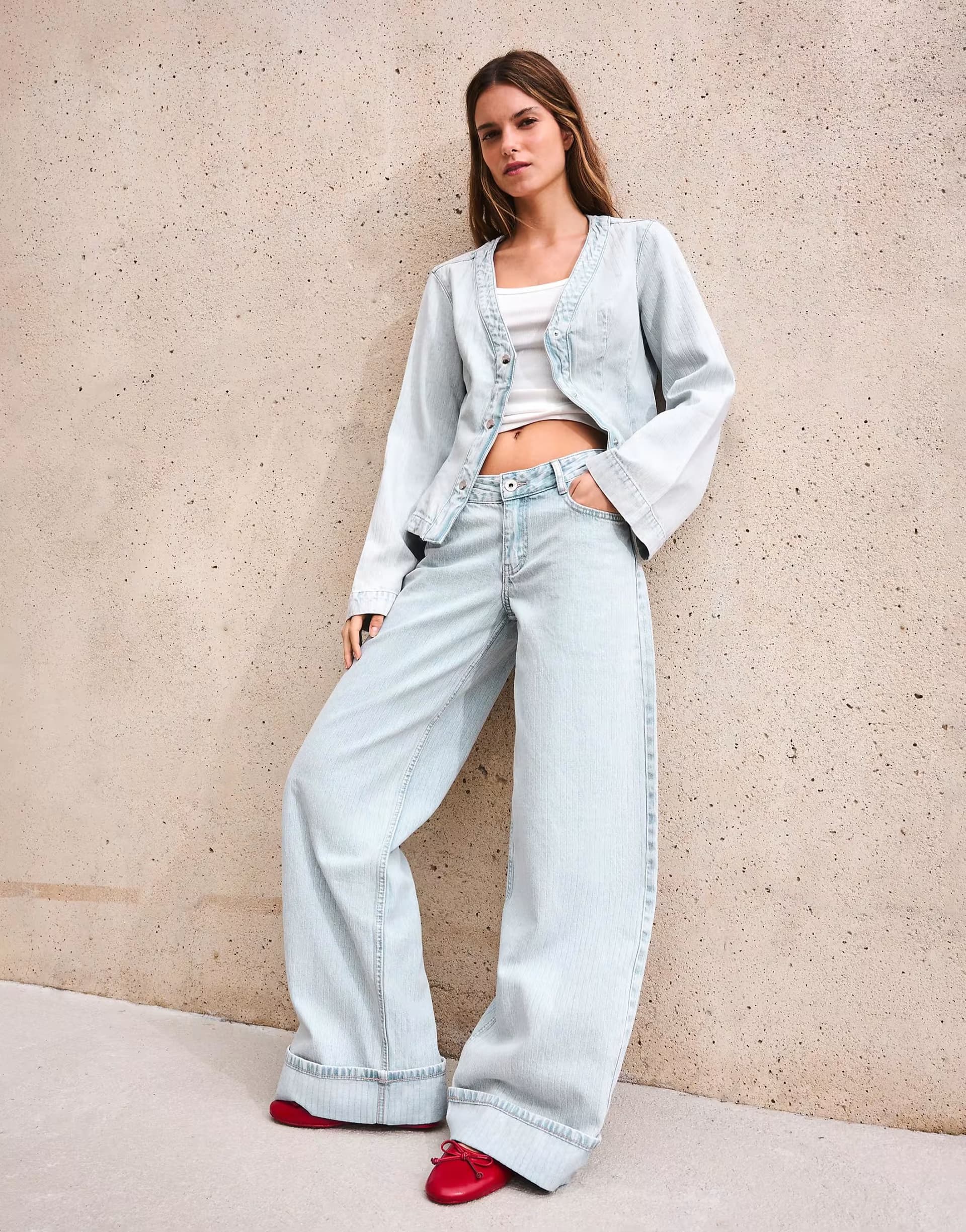 ASOS Bershka Low-rise wide-leg turn-up jeans in light bue
