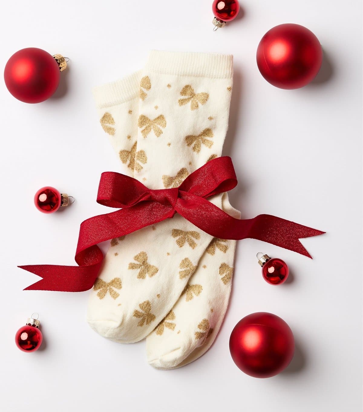 New Look Cream Cotton Rich Christmas Sparkle Bow Ankle Socks New Look