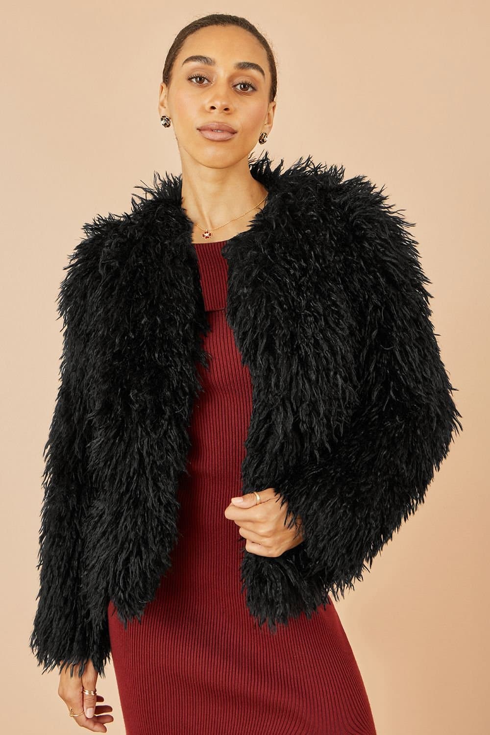 Yumi Yumi Women's Black Fluffy Faux Fur Jacket
