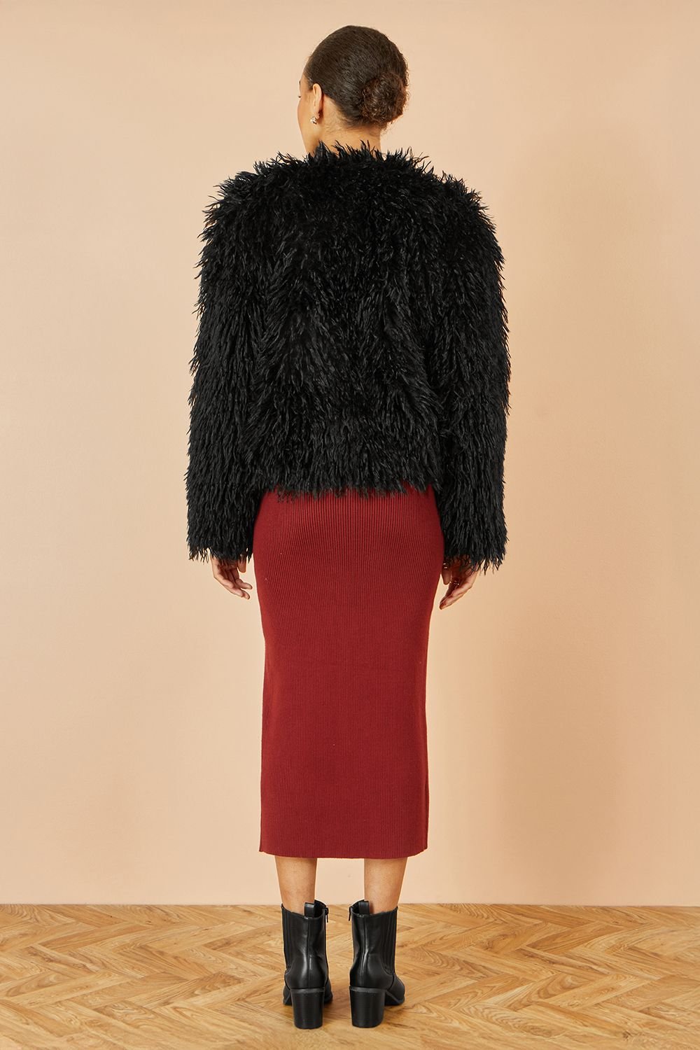 Yumi Yumi Women's Black Fluffy Faux Fur Jacket - 4