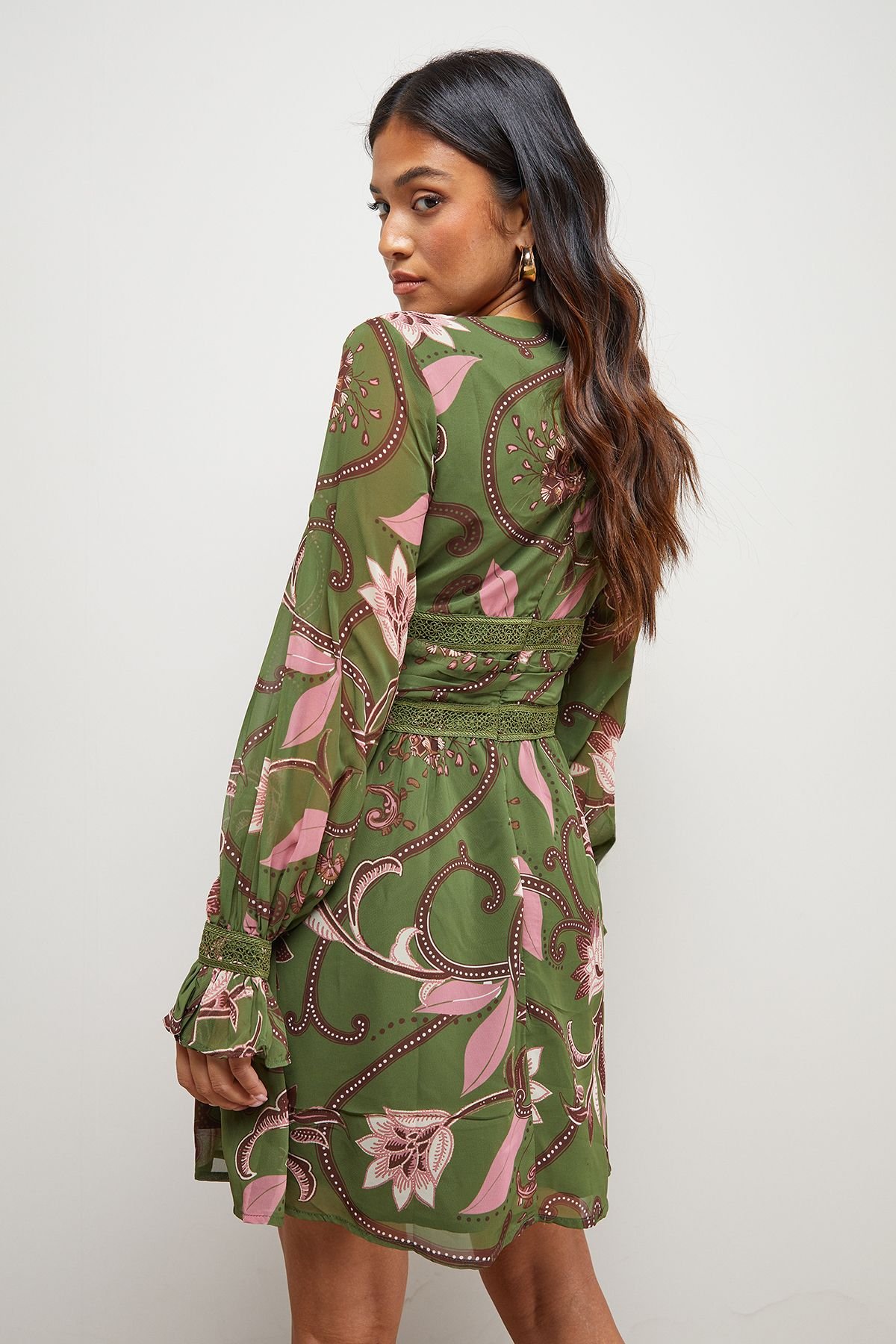 Oasis Oasis Women's Petite Printed Lace Trim Gathered V Neck Mini Dress - 3