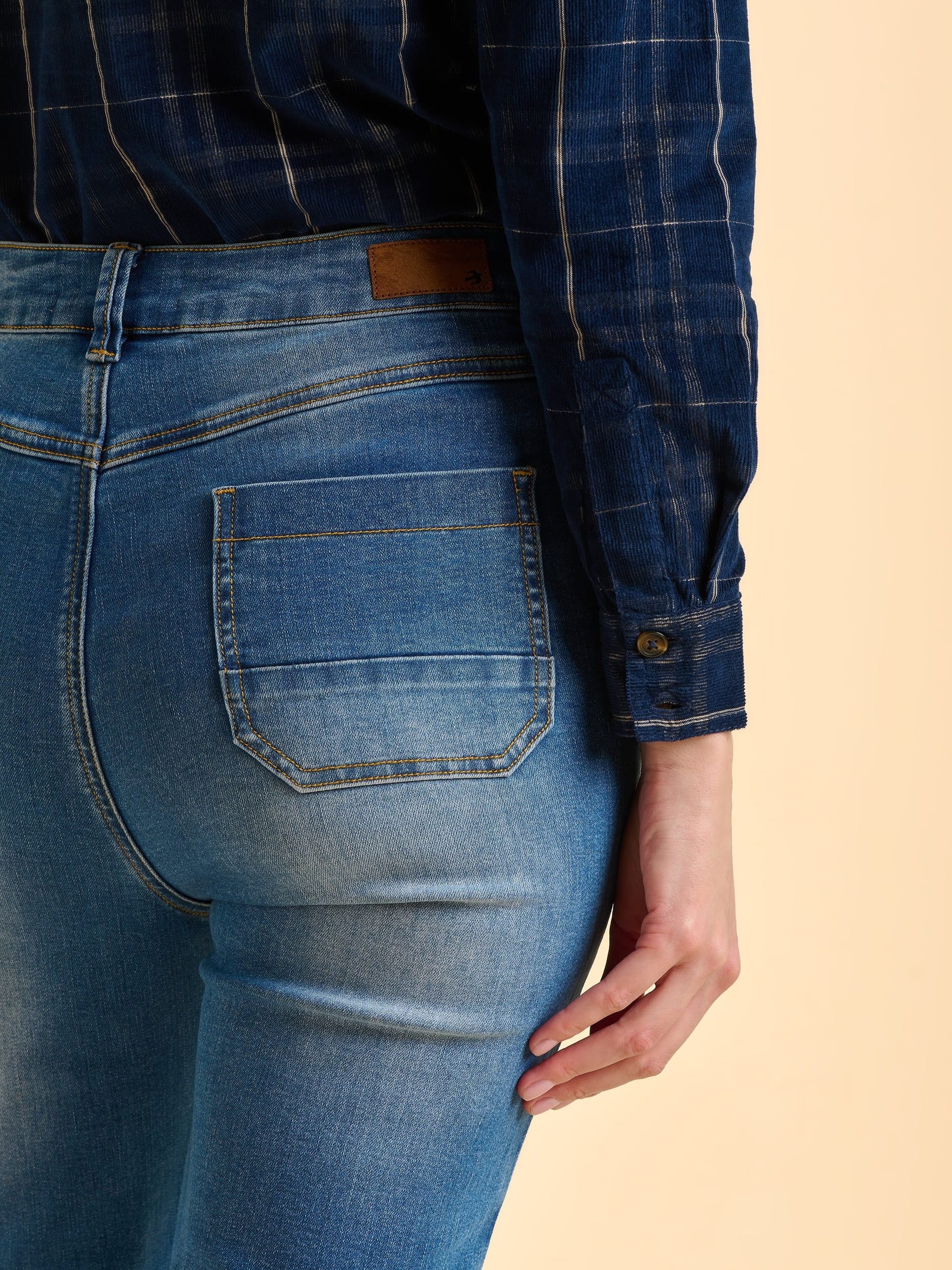 Brakeburn Brakeburn Women's Lumi Jean in Blue - 4