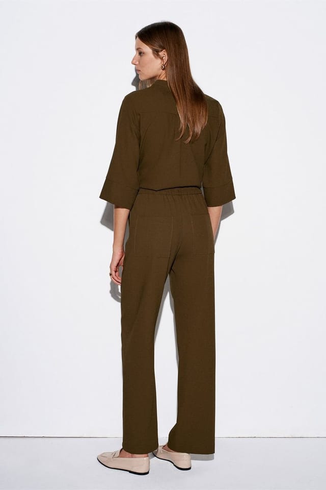 Dilvin Dilvin Women's Wide-Leg Crepe Trousers in Olive - 2