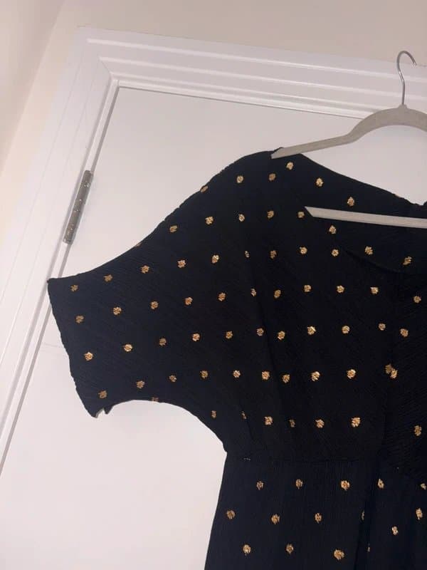 Never Fully Dressed NFD Black Gold Spotty Plisse Off Shoulder  Midaxi Dress Size S Occasion Party stylish