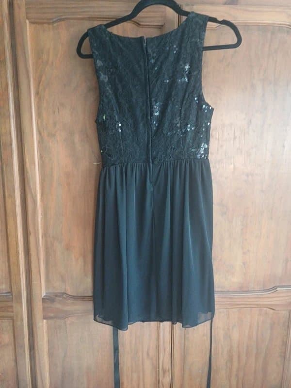New Look Ladies black new look dress witj sparkly sequin detail size 14.
