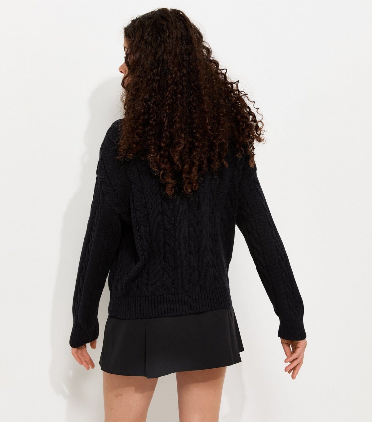 New Look Girls' Black Cable Knit Crew Neck School Cardigan New Look - 4