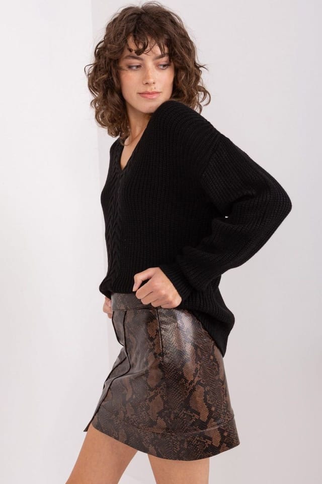 Love Lace Love Lace Women's V Neck Variegated Texture Sweater in Black - 3