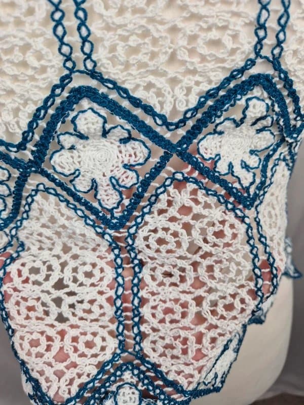 Lipsy lipsy crochet knit top size large 16-18