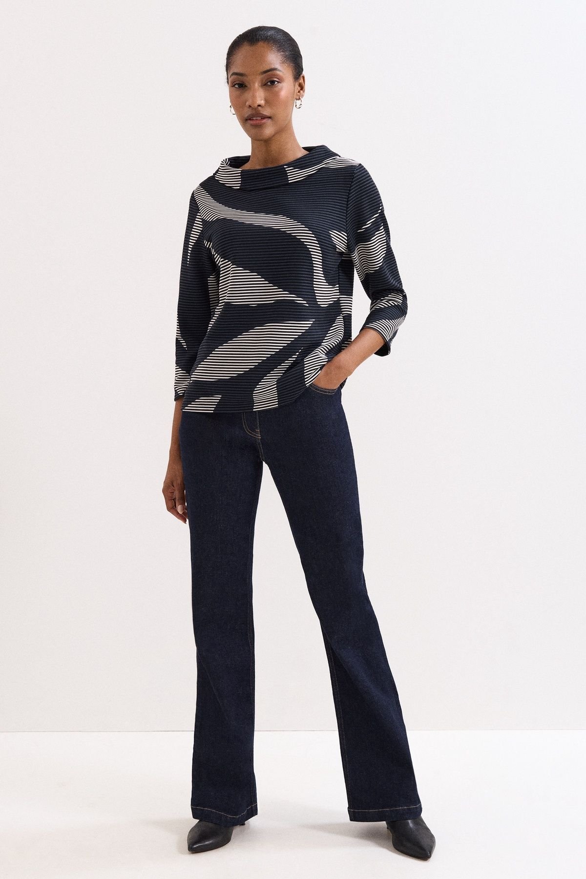 Phase Eight Phase Eight Women's Rena Printed Top in Navy - 3