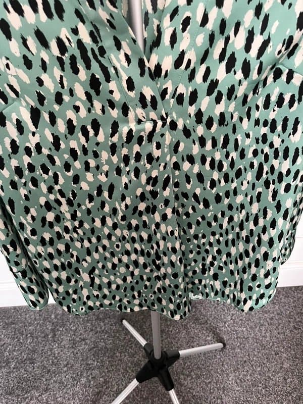 H&M H&M Mint Green Leopard Print Blouse UK 12 EUR 40 Long Sleeve Smart Casual Top