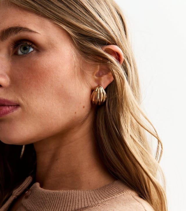 New Look Gold Tone Shell Stud Earrings New Look - 2