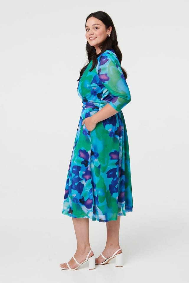 Izabel London Izabel London Women's Curve Printed Pleated Wrap Midi Dress in Blue - 2