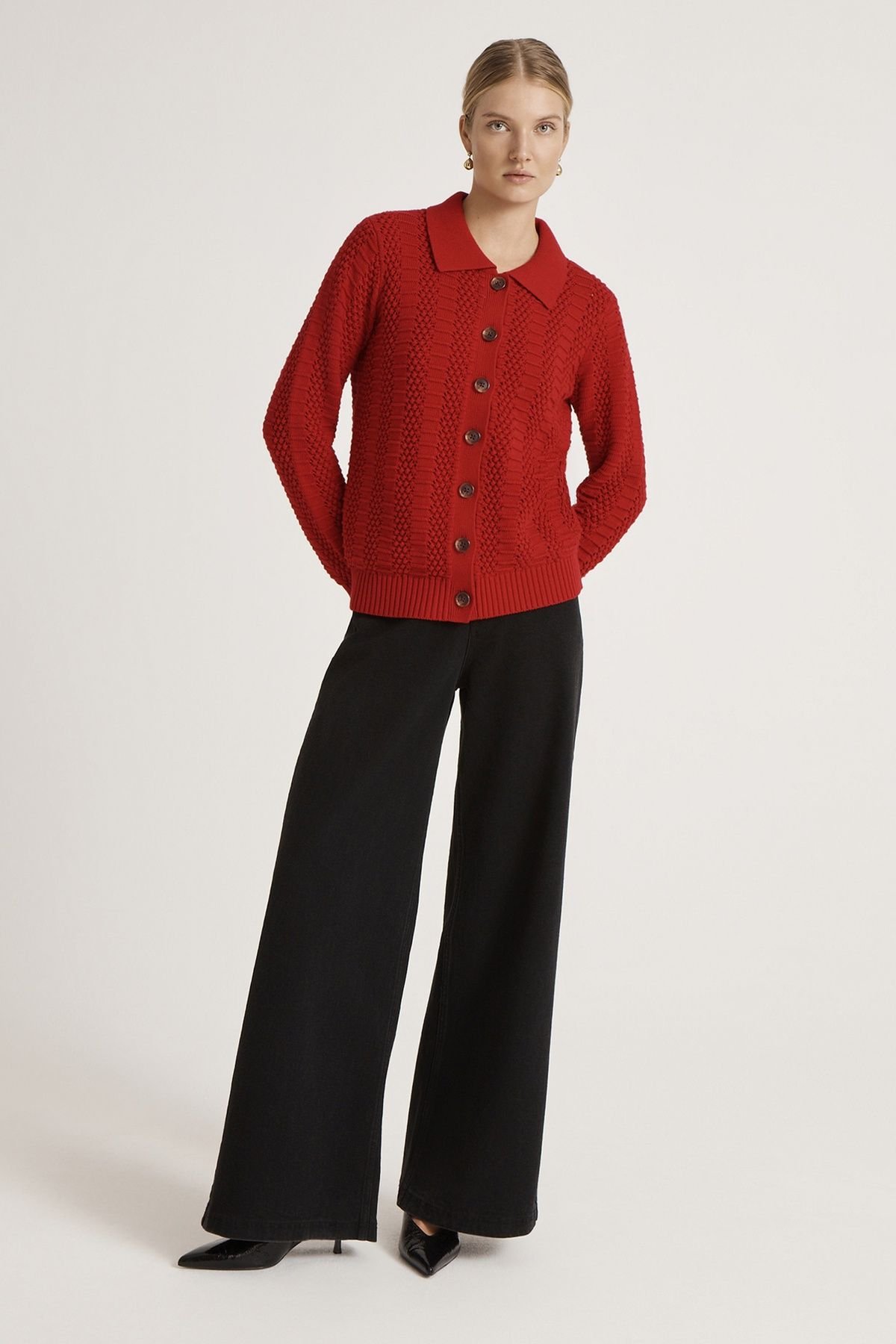 Finery London Finery London Women's Emlyn Cotton Knitted Collared Cardigan in Red - 4