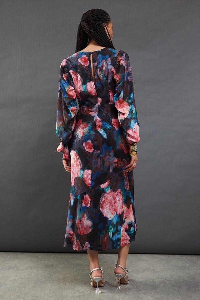 Warehouse Warehouse Women's Metallic Shadow Stripe Gathered Sleeve Plunge Neck Maxi Dress in Floral - 3