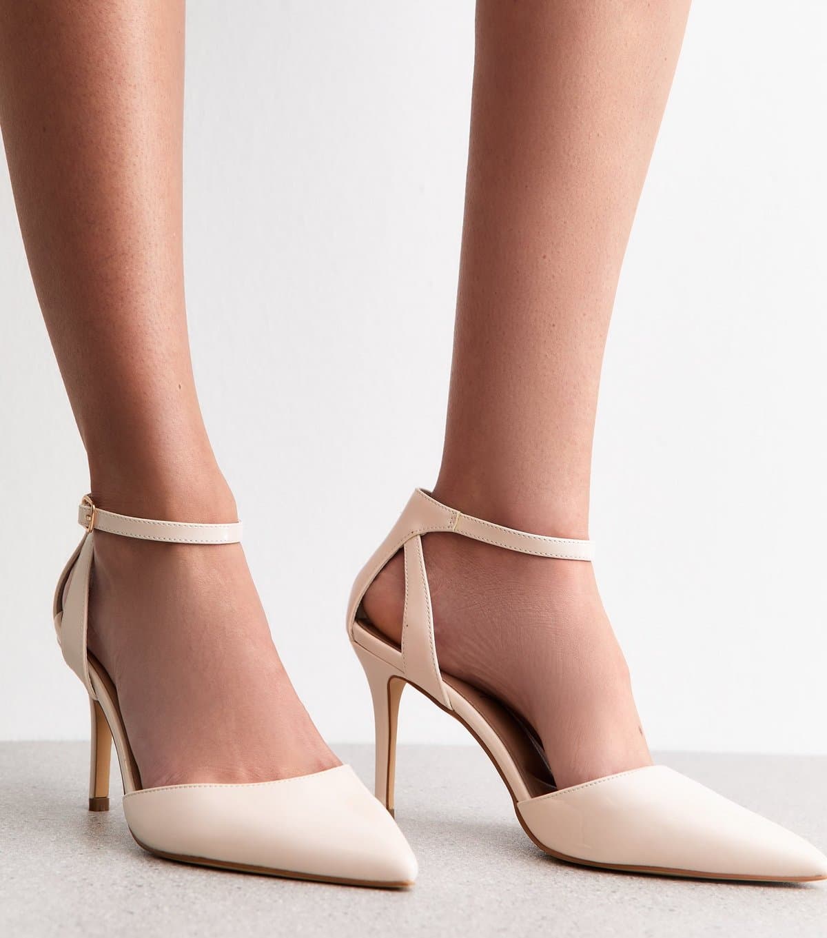 New Look Women's Wide Fit Off White Faux Patent Leather Pointed Toe Ankle Strap Pumps Vegan New Look