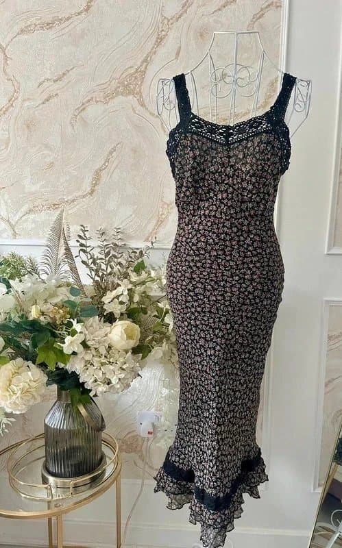 Vintage Dressing Beautiful vintage TIBI floral silk dress delicate black lace trim size 6 00s 90s cottagecore