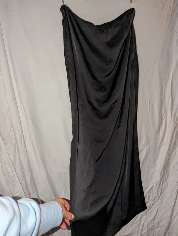 Oh Polly Excellent condition deadstock satin oh Polly black skirt a line 90s style