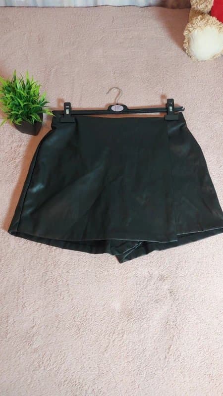 New Look Ladies leather short