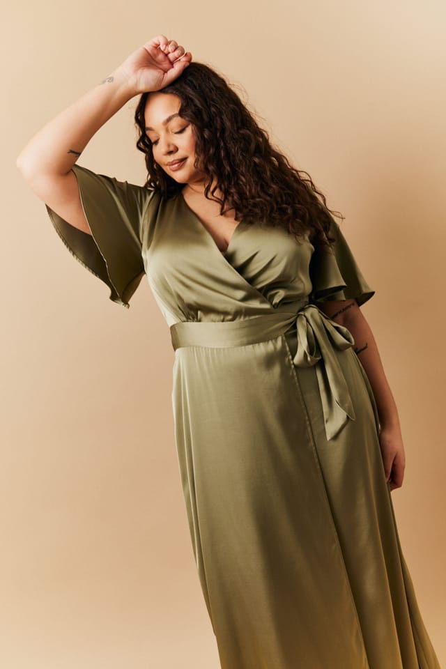 In The Style In The Style Women's Satin Wrap Tie Angel Sleeve Maxi Dress in Green - 3