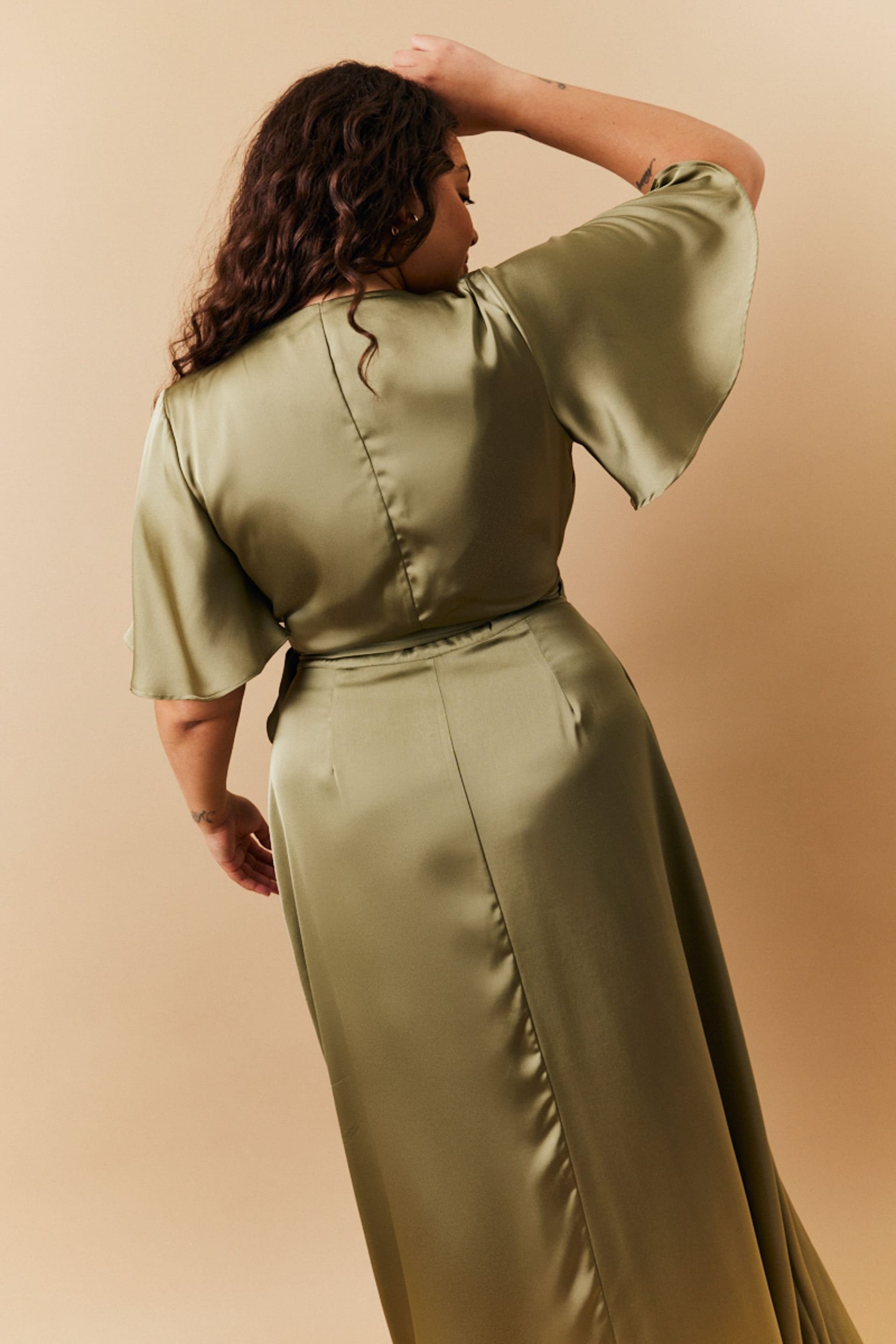 In The Style In The Style Women's Satin Wrap Tie Angel Sleeve Maxi Dress in Green - 4