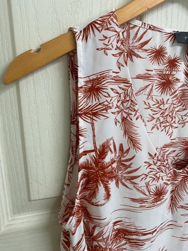 Primark Primark White&Rust Palm Print Sleeveless V-Neck Top-Size 10 (11)