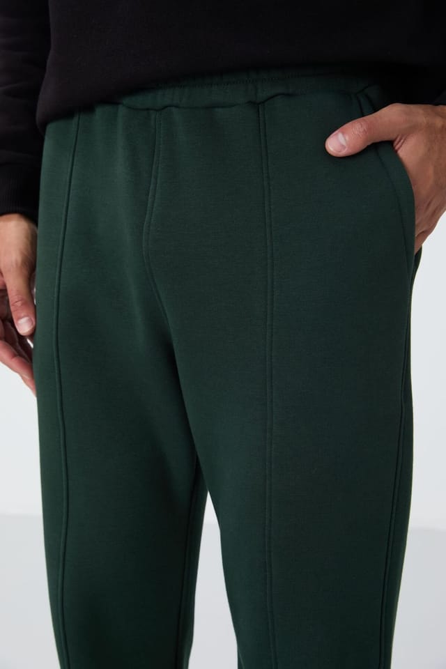 Tommy Life Tommy Life Men's Regular Fit Cotton-Polyester Sweatpants in Bottle Green - 3