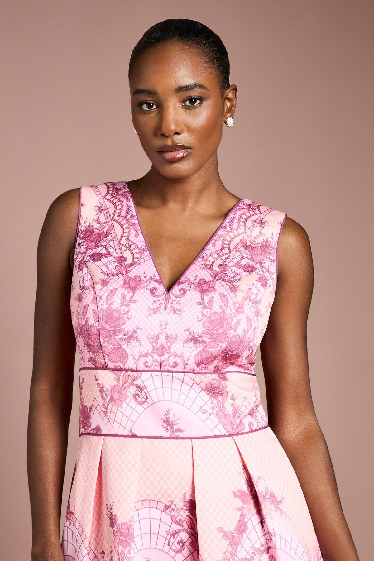 Coast Coast Women's V Neck Structured Satin Placement Print Midi Dress in Coral - 4