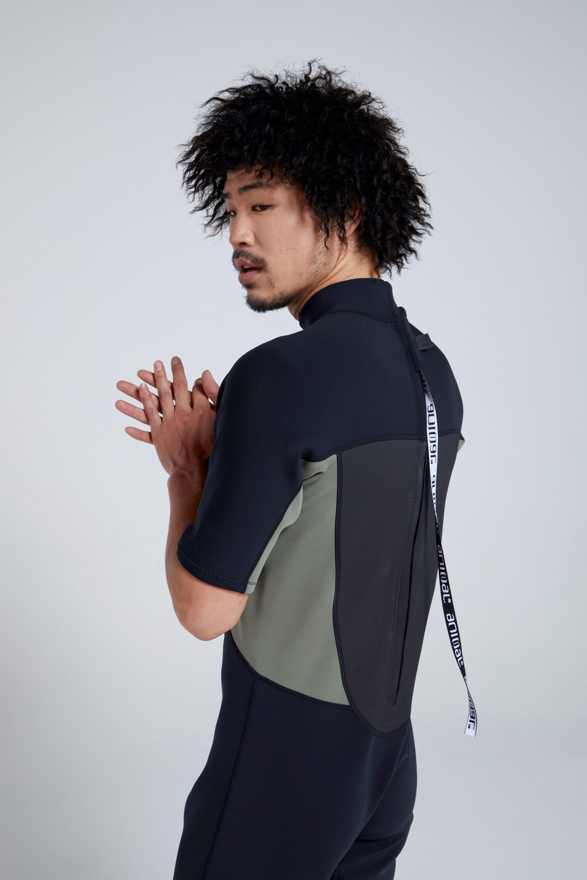 Animal Animal Men's 'Slater' Stretchy Lightweight Short Sleeve Back Zip Shorty Wetsuit in Black - 4
