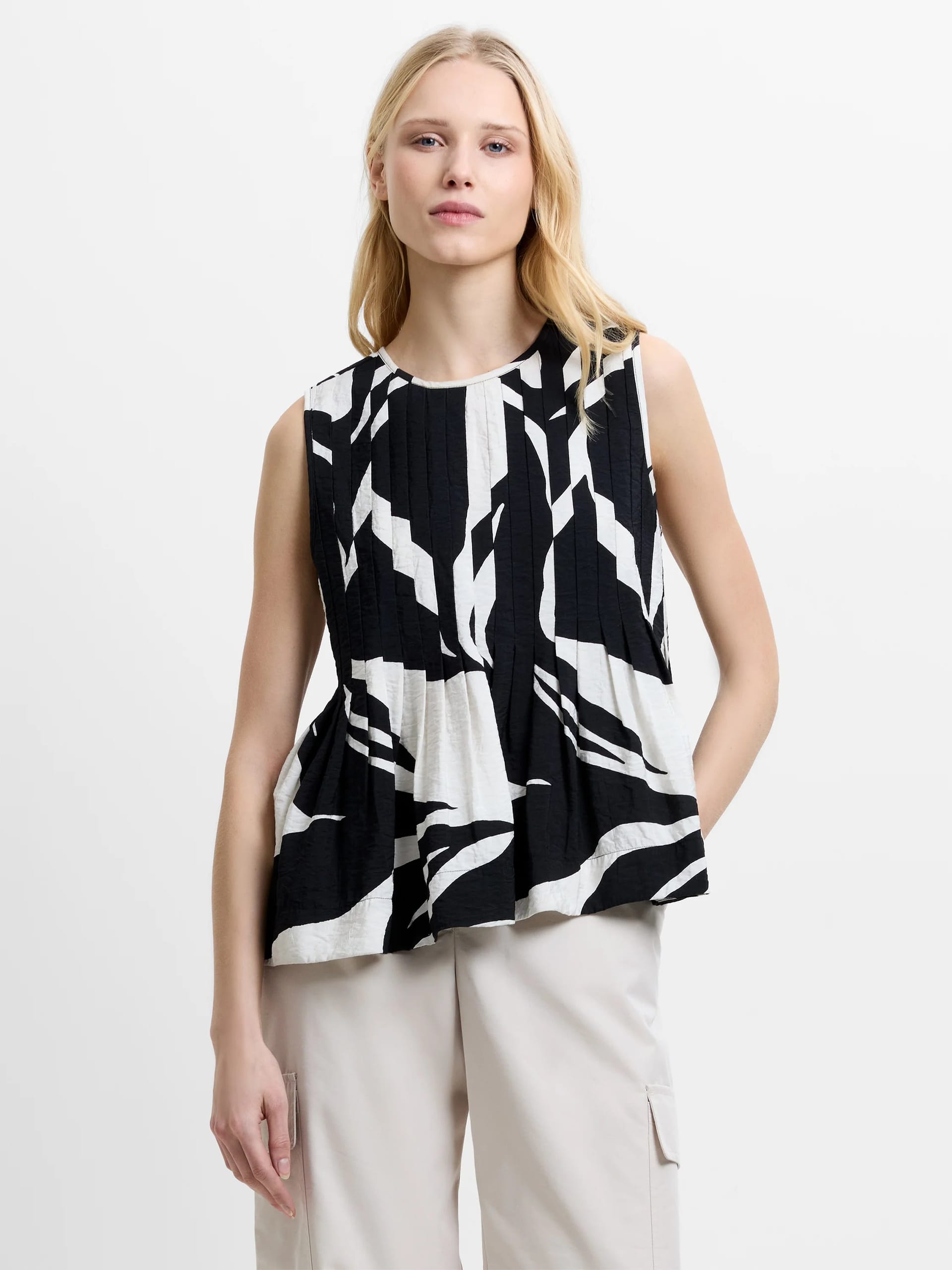 French Connection Black/Cream Sleeveless Top