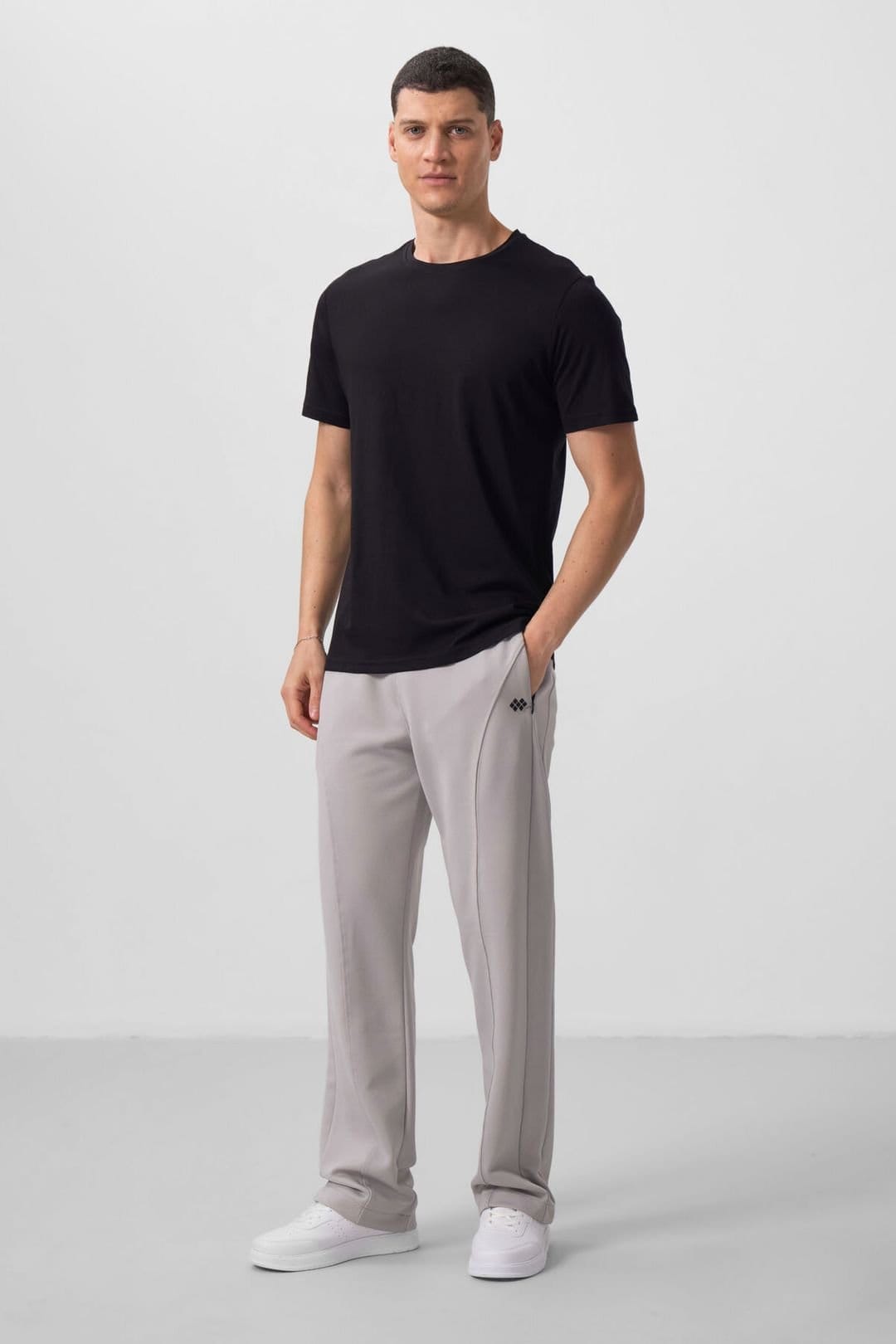 Tommy Life Tommy Life Men's Comfort Fit Crew Neck T-Shirt in Black - 4