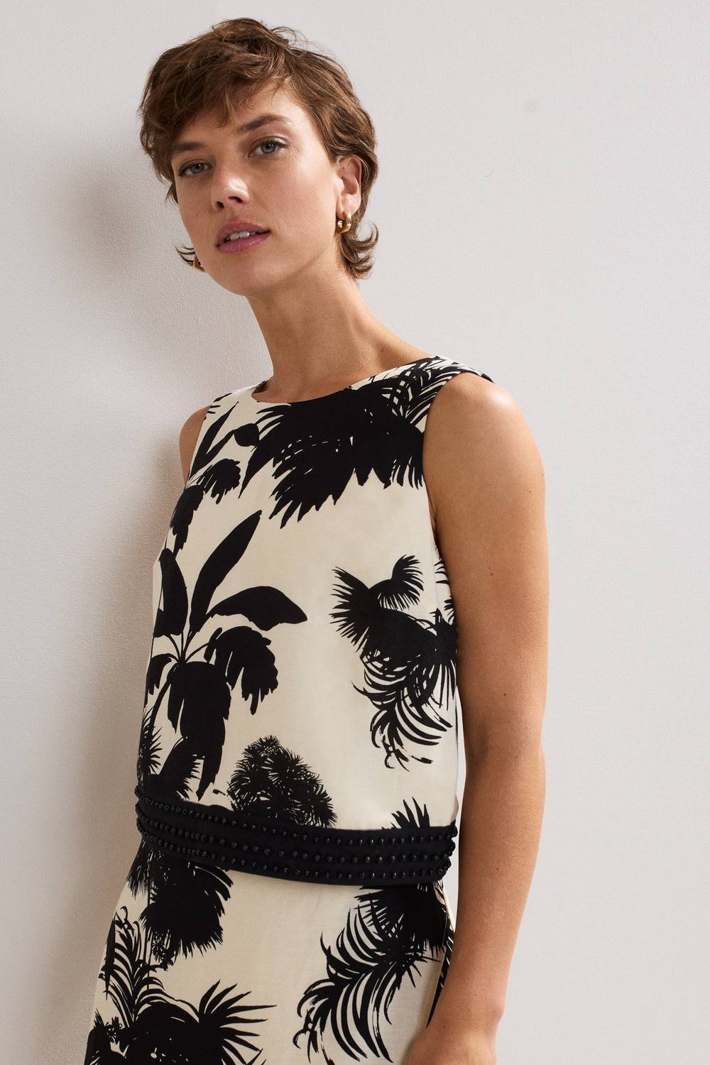 Phase Eight Phase Eight Women's Sleeveless Linen Vittoria Beaded Top in Black - 2