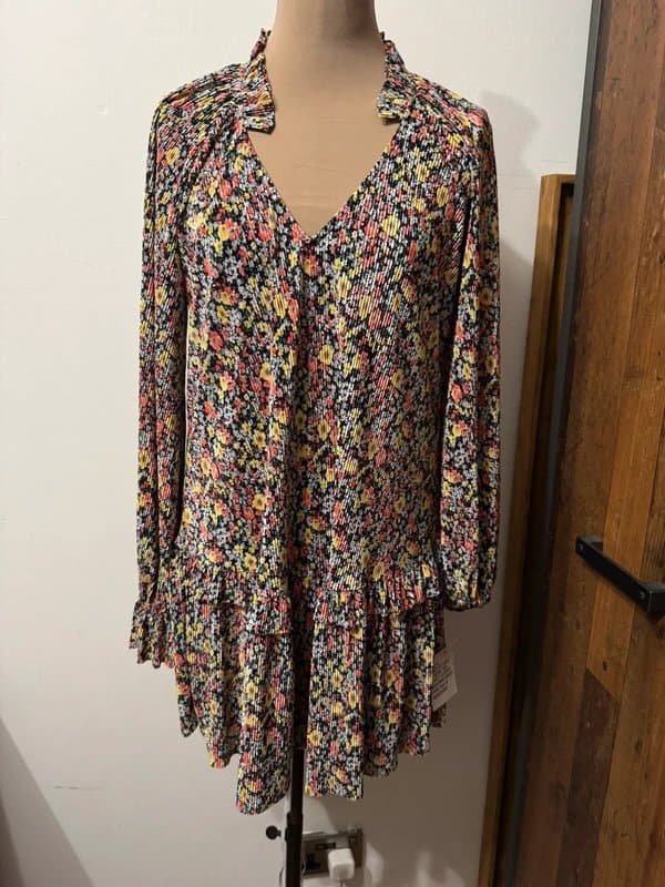 ASOS Design Ditsy Floral Plisse Tiered Mini Dress - Black Multi - Long Sleeve Frill V-Neck drop waist size 10