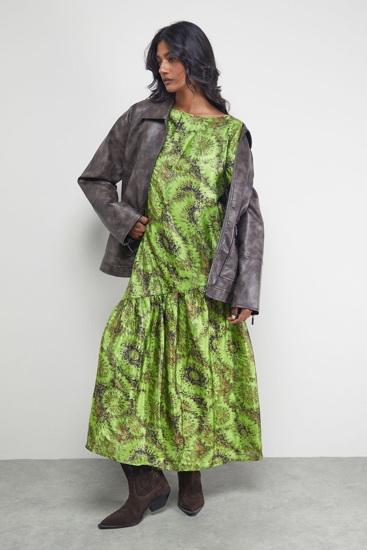 Warehouse Warehouse Women's Textured Organza Asymmetric Seam Volume Sleeve Midi Dress in Floral - 4