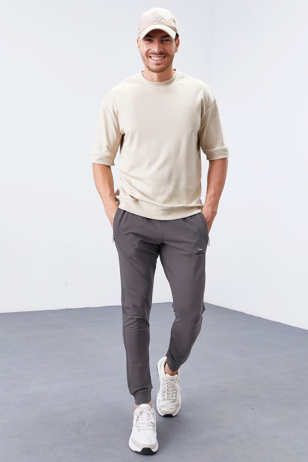 Tommy Life Tommy Life Men's Slim-Fit Fleece Sweatpants in Charcoal